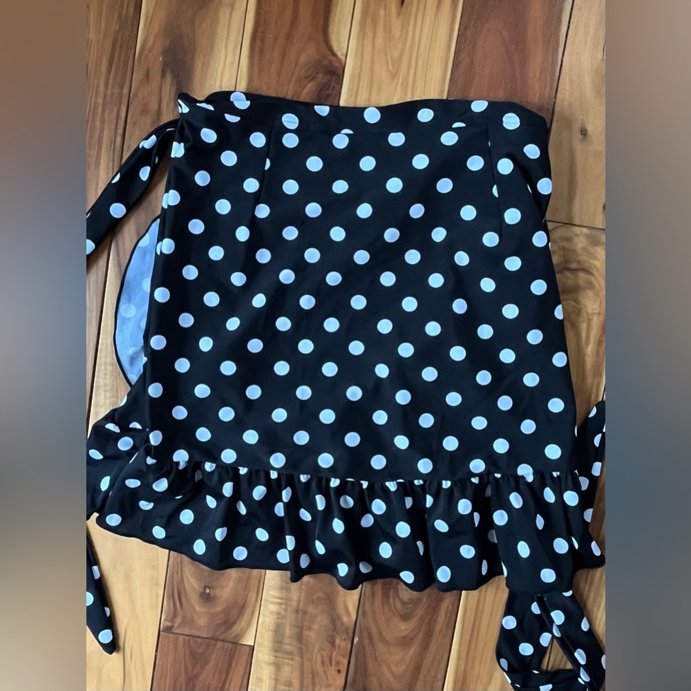 NWT Wrap Swim Skirt - Picture 4 of 8